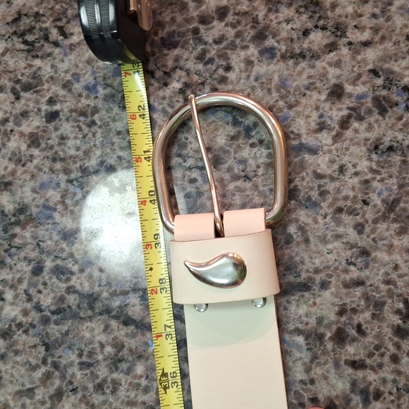 1980's White, 4in wide belt, 42 in. Long. I wore this in the 80's. Buckle is 3x3 - Picture 4 of 9